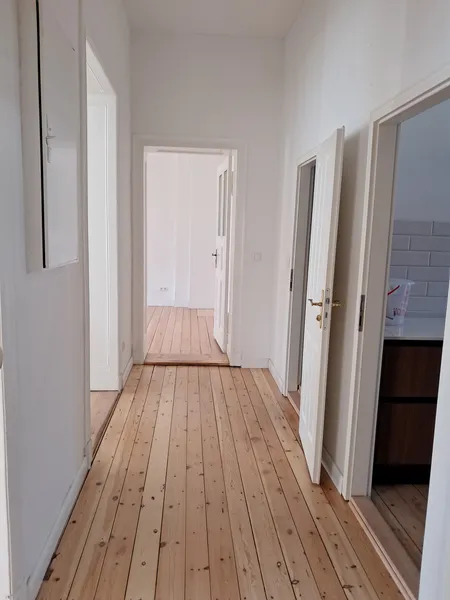 sanierte Altbauwohnung mit Balkon + Loggia im attraktiven Güntzel-Kiez — photo 1